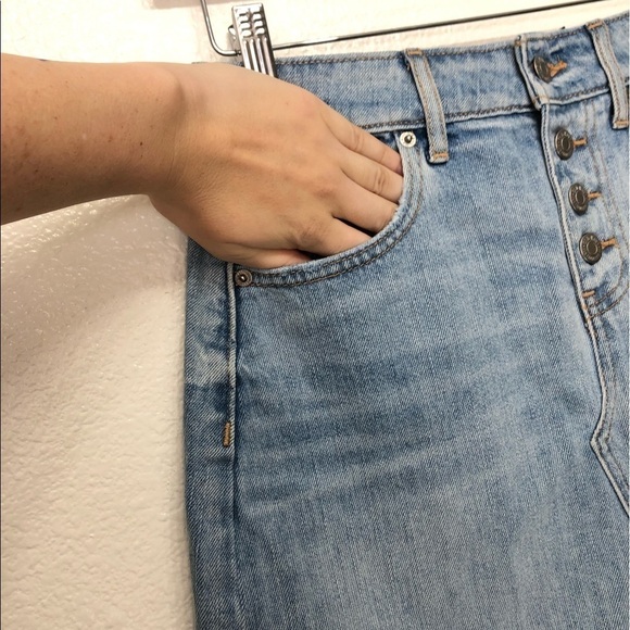 NWT Old Navy Light Wash Denim Skirt - Picture 4 of 6